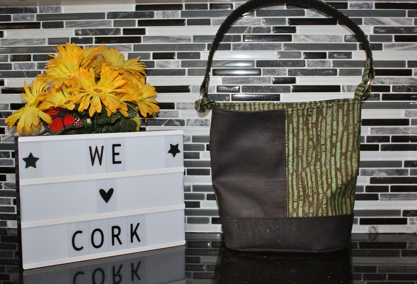 Mini Bonnie Bucket Cork leather
